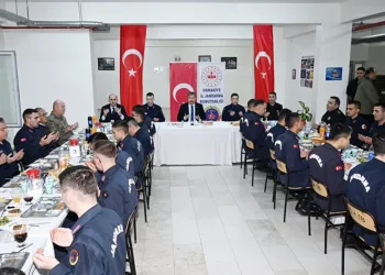 Osmaniye Valisi Yılmaz’dan Mehmetçiğe sürpriz