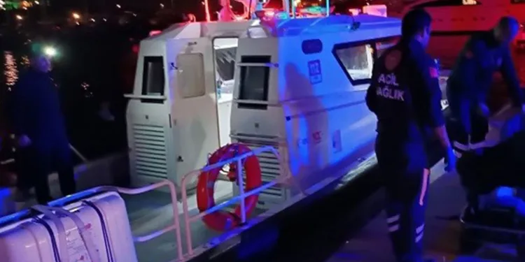 Teknede rahatsızlanan kişinin tahliyesi yapıldı