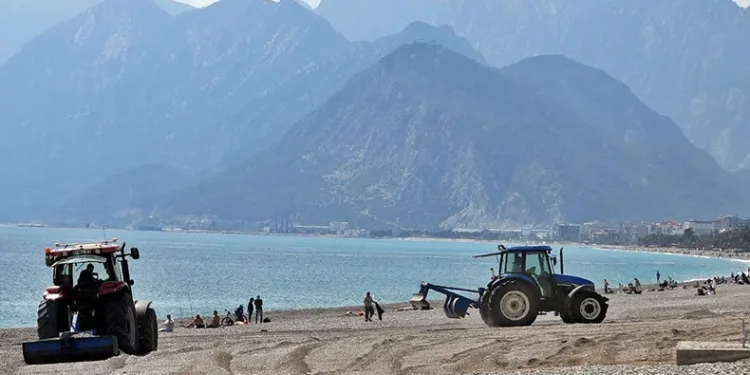 Antalya’da yaz erken başladı