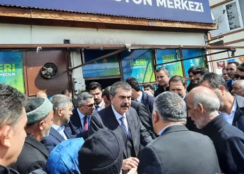 Bakan Tekin, Çat’ta Cumhur İttifakı için destek istedi