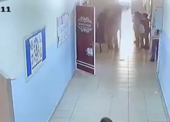 Okul müdürünün heimlich manevrası öğrencinin hayatını kurtardı