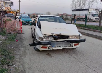 Bursa’da iki otomobil çarpıştı: 7 yaralı