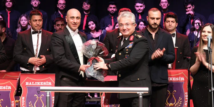 Şehitler Destanı Oratoryosu Balıkesir ve Bursa’da sahnelendi