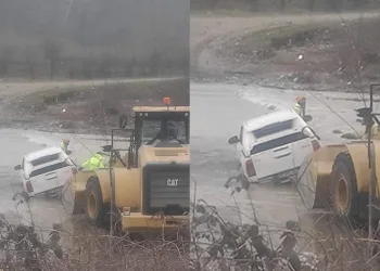 Aracıyla çaydan geçmek isterken mahsur kaldı