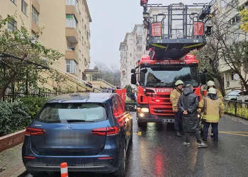 Alzaymır hastası kadın yemek pişirmek isteyince yangın çıktı