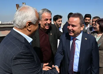 Başkan Muhittin Böcek hemşehrileriyle buluştu
