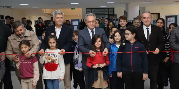 Bursa’da öğrenciler ödüllendirildi