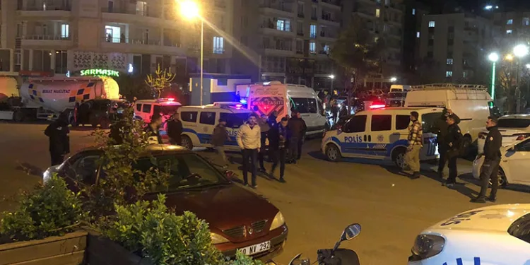 İki grup arasında bıçaklı kavga