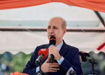 Kurtulmuş, Grand Bassam Kız Yetimhanesi’ni ziyaret etti