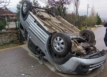 Okuldan torununu aldı, dönüş yolunda kaza yaptı