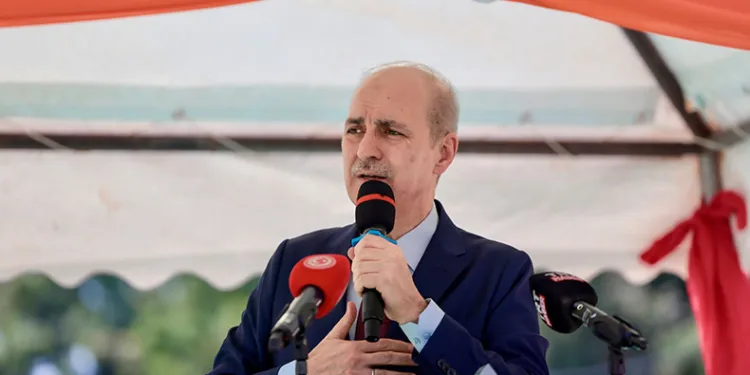 Kurtulmuş, Grand Bassam Kız Yetimhanesi’ni ziyaret etti