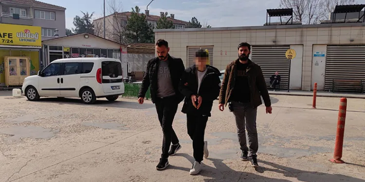Bursa’da 18 yaşındaki genç, 3.5 milyon dolandırdı