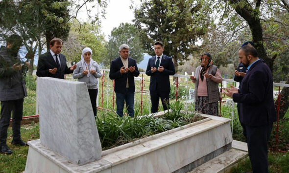 Karacasu'da şehit Kılıç mezarı başında anıldı