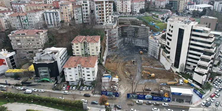 Deprem toplanma alanı yerine site inşaatı