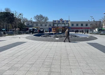 İki grup arasında çıkan tartışma meydan savaşına dönüştü