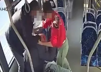 Otobüste yaşlı çifti darp davasında okul müdürüne tahliye