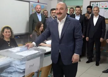 Mustafa Varank oyunu kullandı