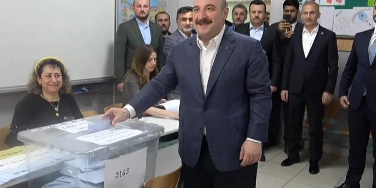 Mustafa Varank oyunu kullandı