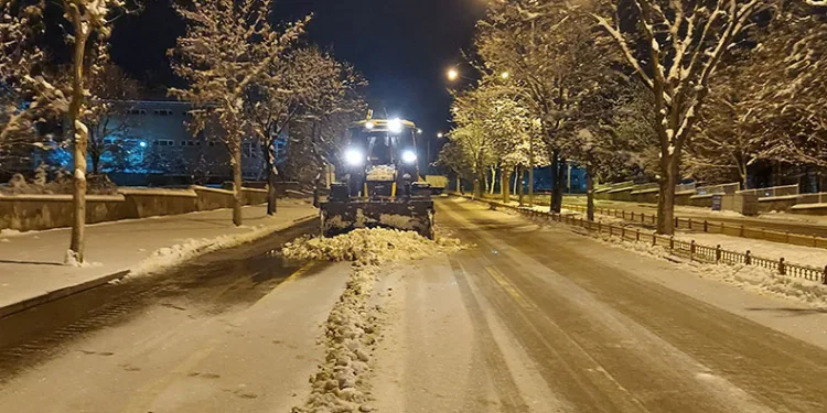 Erzurum’da termometreler -13’ü gösterdi