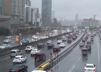 İstanbul’da sağanak yağış etkisini gösterdi