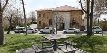 Şehrin merkezindeki tarihi bölge otoparka döndü