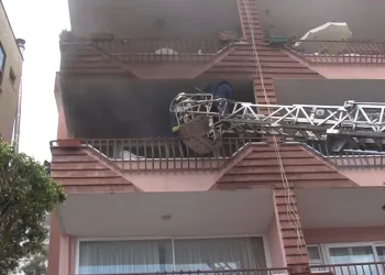 Apartman dairesinde çıkan yangın korkuttu