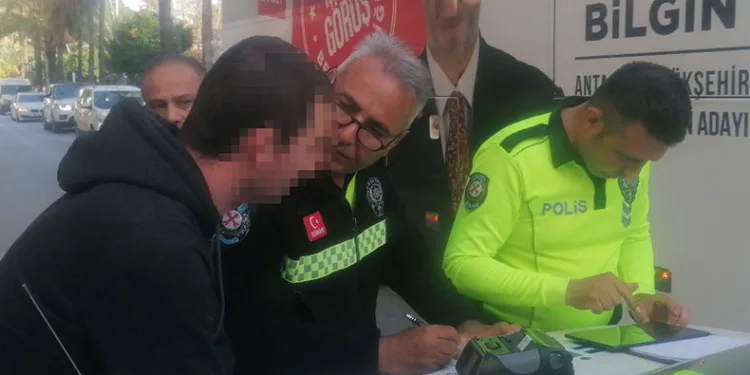 Alkolmetreyi üflemeyi reddetti, “Eşim üflesin” dedi