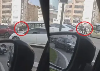 Bursa’da trafiğe aldırış etmeden birbirlerine girdiler