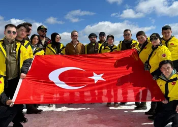 Afyonkarahisar ANDA ekibinden vefa tırmanışı