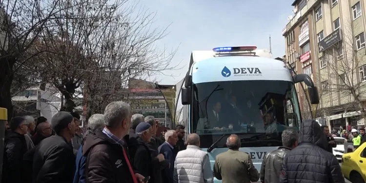 Ali Babacan’ın vatandaşlardan ilgi görmedi
