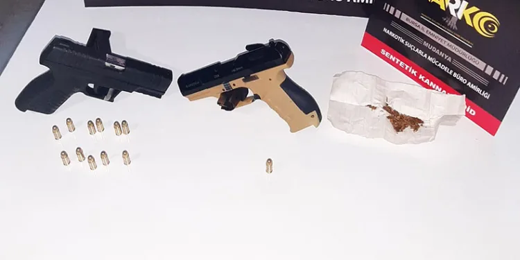 Çeşitli suçlardan aranan 3 şüpheli polisin takibiyle yakalandı