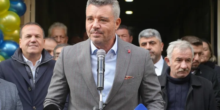 Sadettin Saran: “Fenerbahçe’yi şampiyon yapmak için yola çıkıyoruz”