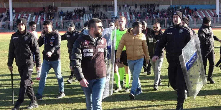 Saldırıya uğrayan hakem Batuhan Bolat’tan açıklama