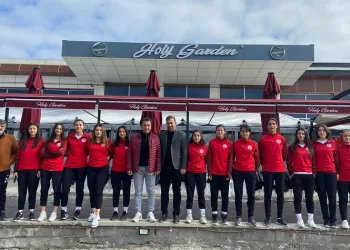 Ağrı’da kız futbol takımına destek