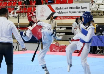 Erzincan’da Tekvando Okul Sporları Gençler Grup Müsabakaları başladı