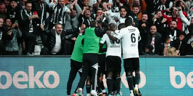 Beşiktaş, Tüpraş Stadyumu’ndaki derbilerde üstün