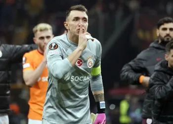 Beşiktaş derbilerinin en deneyimlisi Fernando Muslera