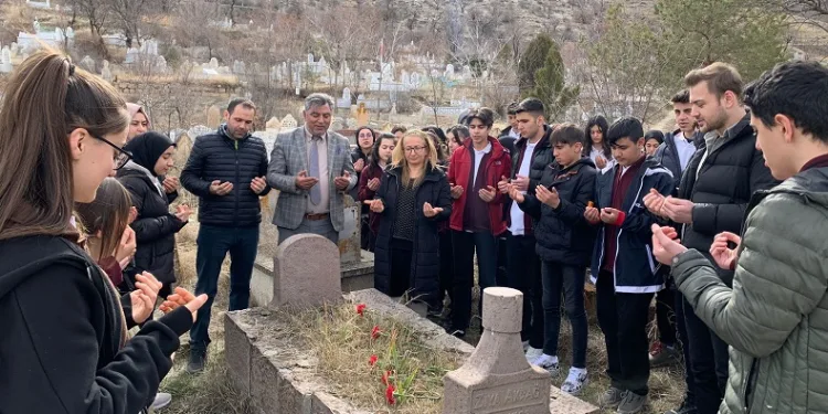 Yusuf Ziya Bey mezarı başında anıldı