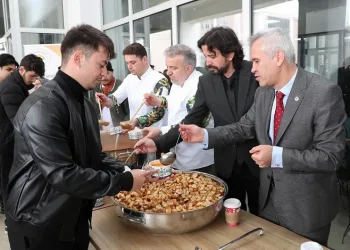 Sinop’un geleneksel tatları öğrencilerinin beğenisine sunuldu