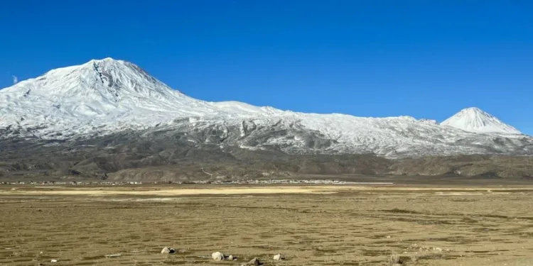 Ağrı Dağı ihtişamıyla göz kamaştırıyor