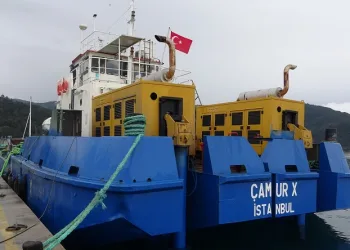 Marmaris’te deniz dibi temizliği için ilk tekne geldi