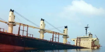 Husilerin Kızıldeniz’de vurduğu İngiliz gemisi battı