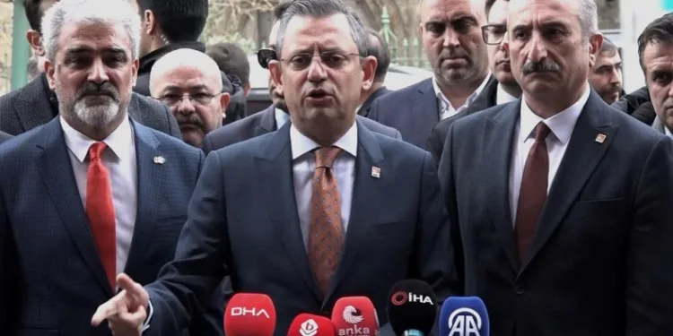 CHP Genel Başkanı Özgür Özel: “Bozbey, parti rozetini çıkaracak”