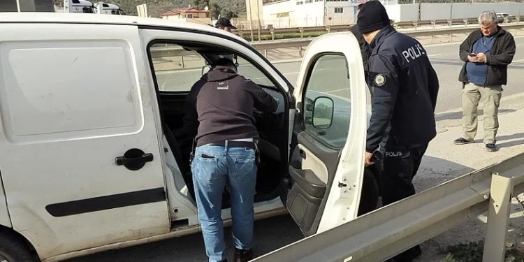Bursa’da ecel direksiyon başında yakaladı