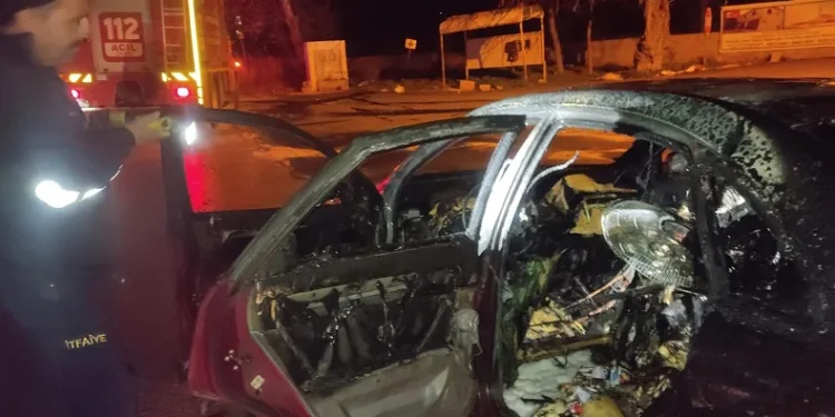 Hassa’da bir otomobilde yangın çıktı
