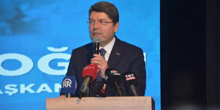 “Yeni bir anayasa yapmanın mücadelesini vereceğiz”