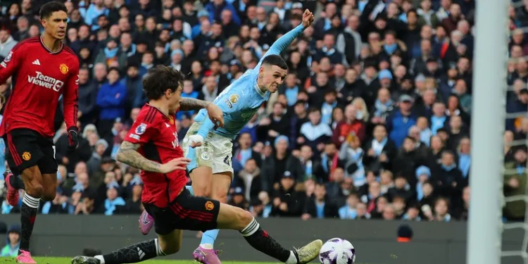 Manchester derbisinde kazanan maviler oldu