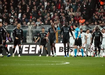 Beşiktaş, yeni stadında ikinci derbi yenilgisini aldı
