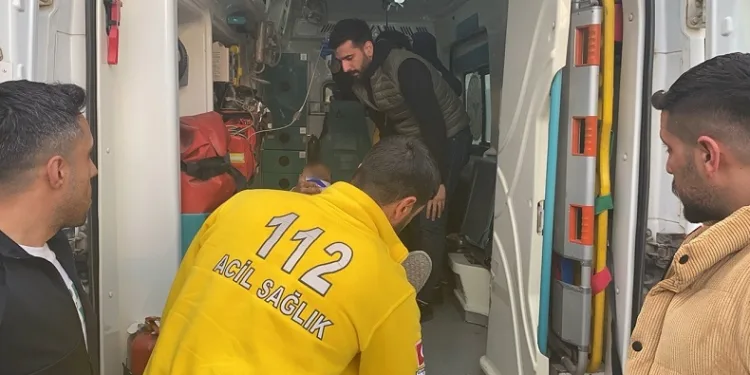 Motosiklet ile otomobil çarpıştı: 1 yaralı