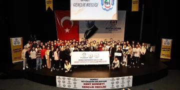 Gençler fikirleriyle yarıştı